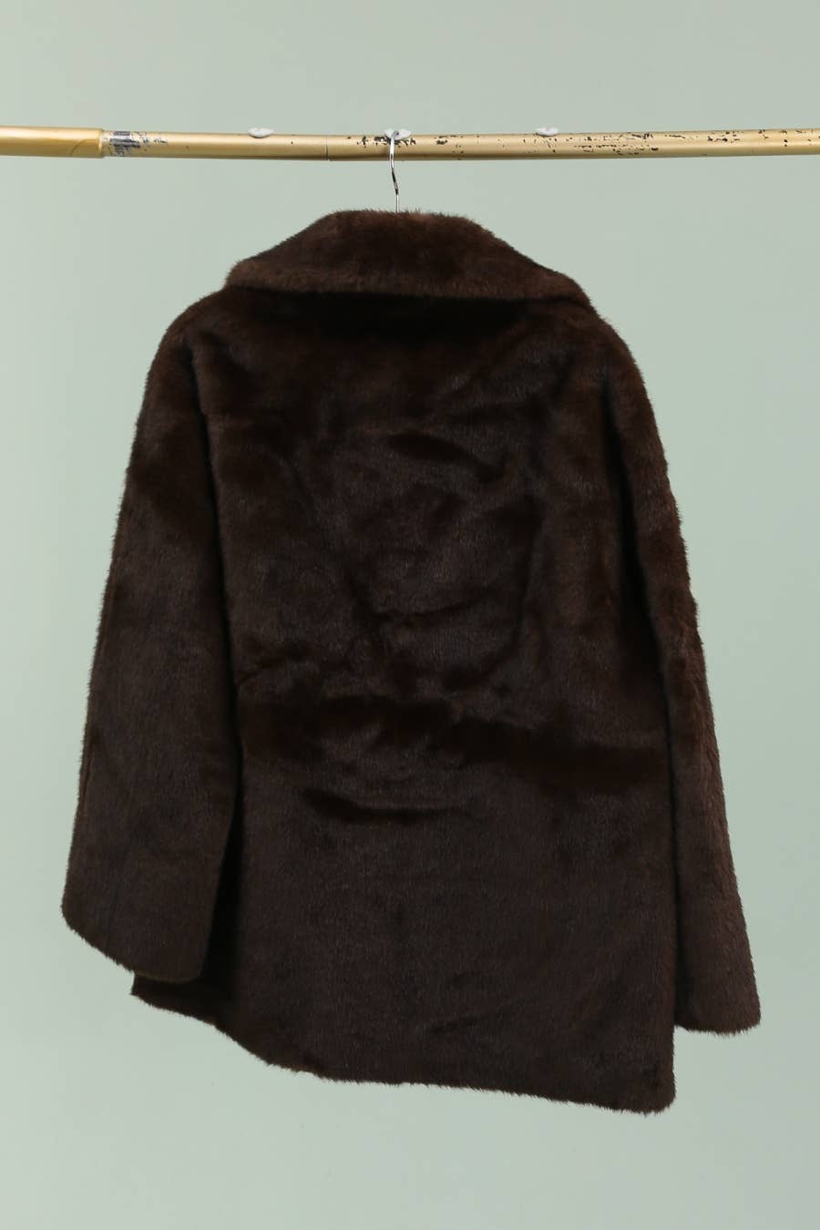 DIX-ONZE – wholesale Fur/faux fur coat – Women's – Soft Effect Fur Jacket – Chic & Versatility2