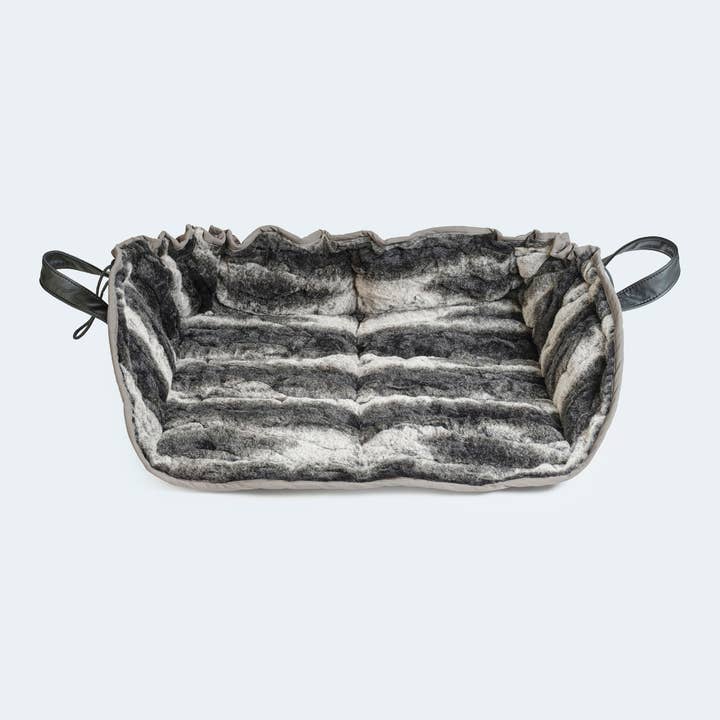 Hundekissen CosyCloud Chinchilla-Optik für den Großhandel von Leopold's Finest for dogs