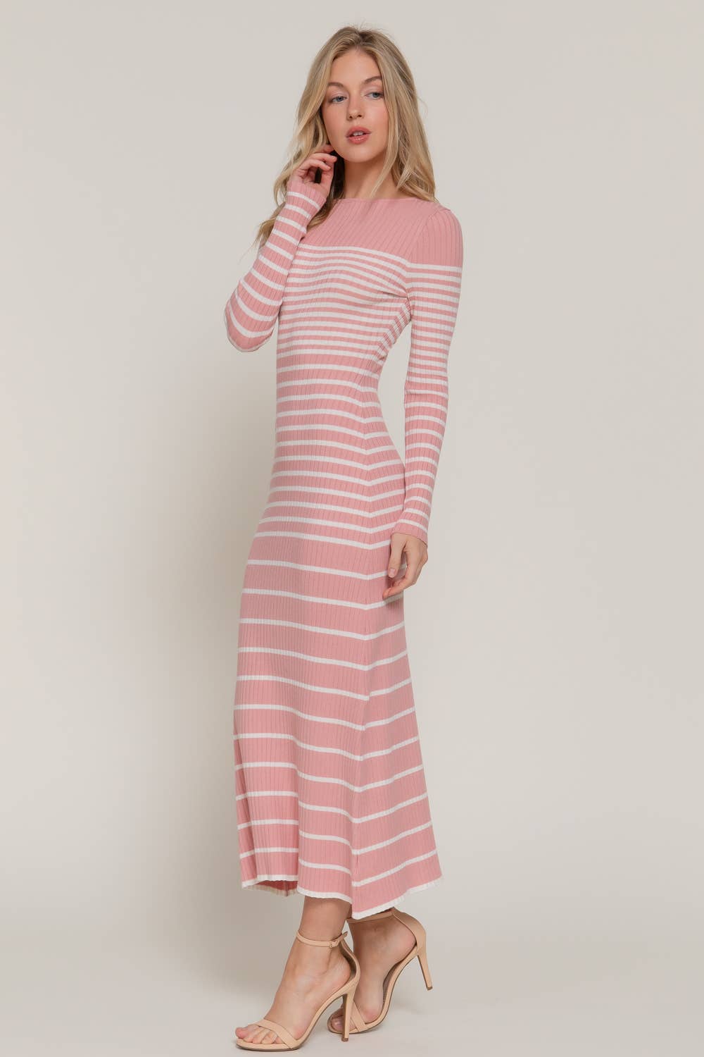 Active Basic | Active USA – Großhandel Kleid – Damen – Langarm-Kleid mit U-Boot-Ausschnitt und halblangem A-Linien-Schnitt mit Streifen.3