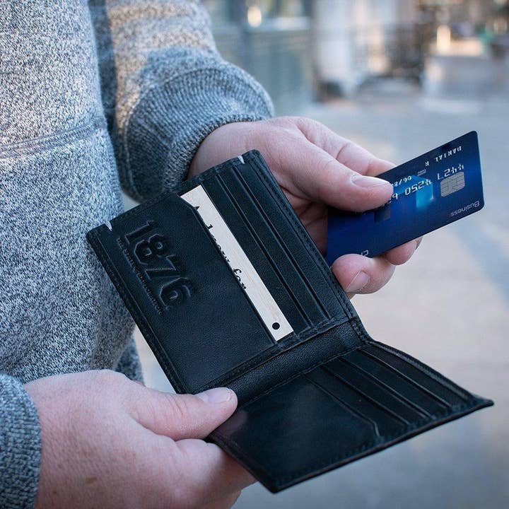 A carteira Avon por atacado de 1876 Apparel