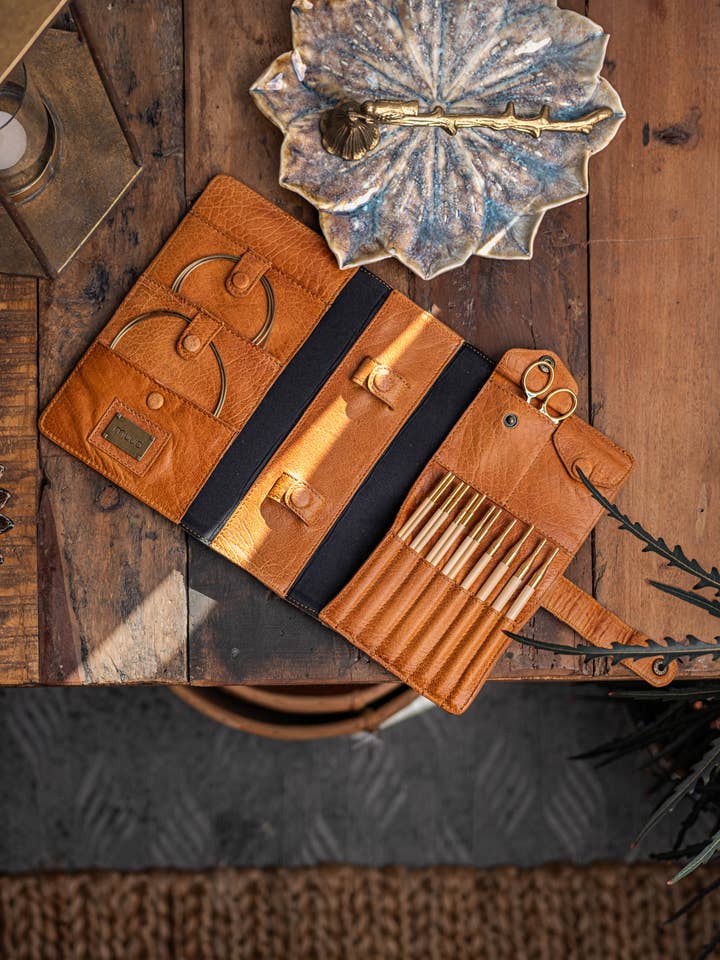 Carita Case for wholesale by Muud