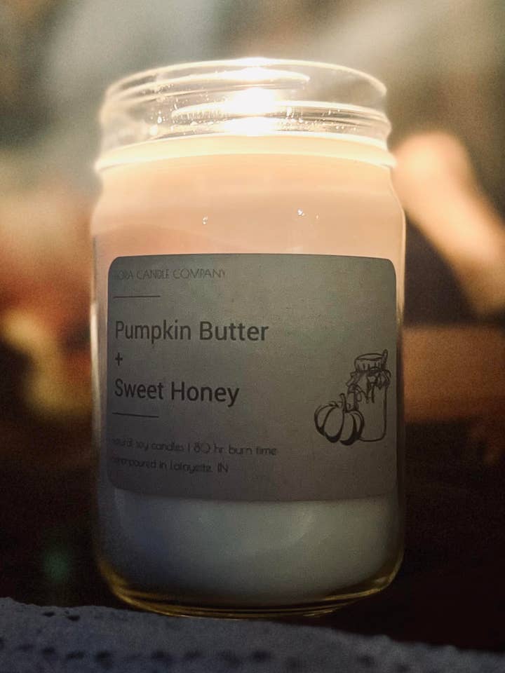 Beurre de potiron + miel doux pour la vente par Flora Candle Company