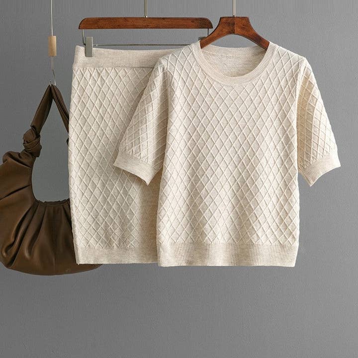 Enfärgad stickad t-shirt och kjol set för wholesale av Sheer Trend