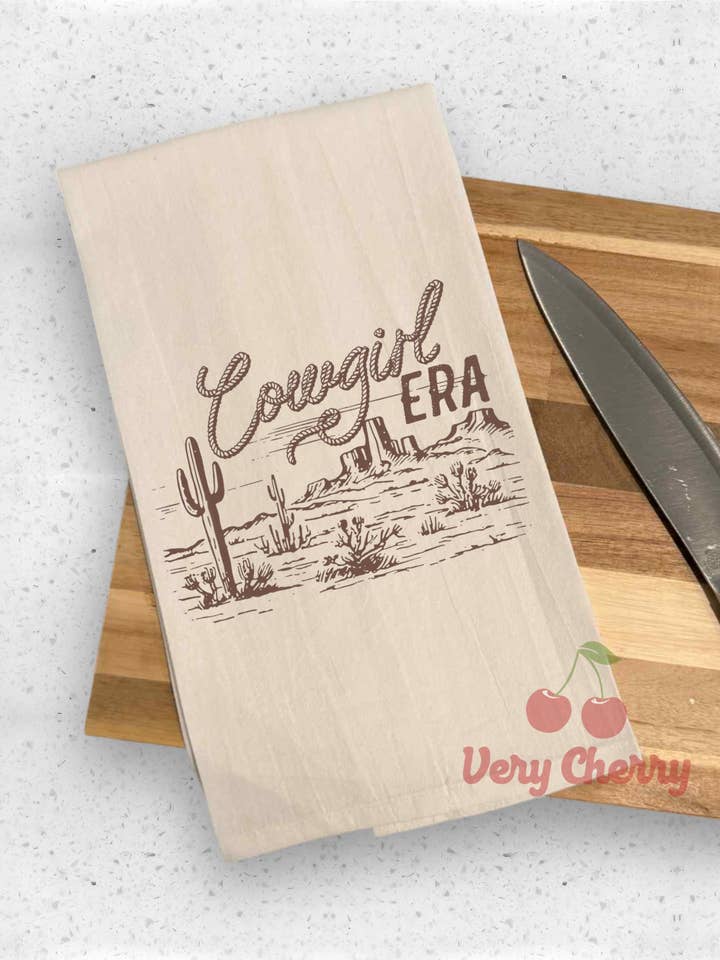 Cowgirl Era Theedoek voor wholesale door Very Cherry