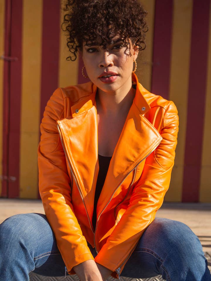 Chiodo Roma chaqueta de cuero genuino para mujer en color naranja para venta al por mayor de Michelangelo srls