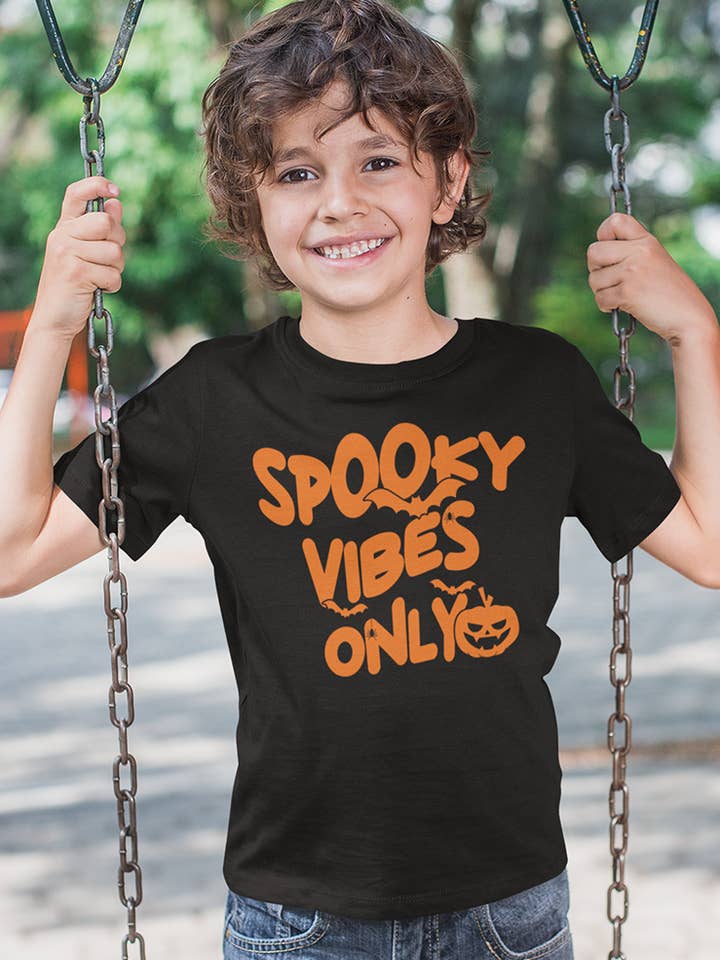 Spooky Vibes Only Halloween Kinder T-Shirt für den Großhandel von Splashy