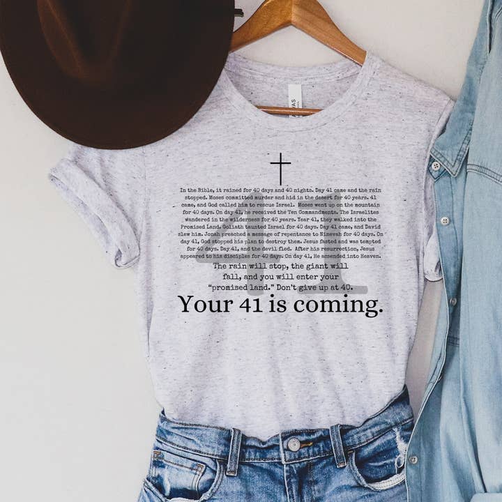 VOTRE T-SHIRT GRAPHIQUE 41 ARRIVE CHRÉTIEN pour la vente par Haverly and Co.