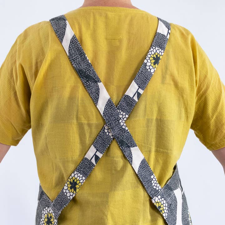 Skinny laMinx – Avental por atacado – Avental Pinny Flower Fields Penny Preto1