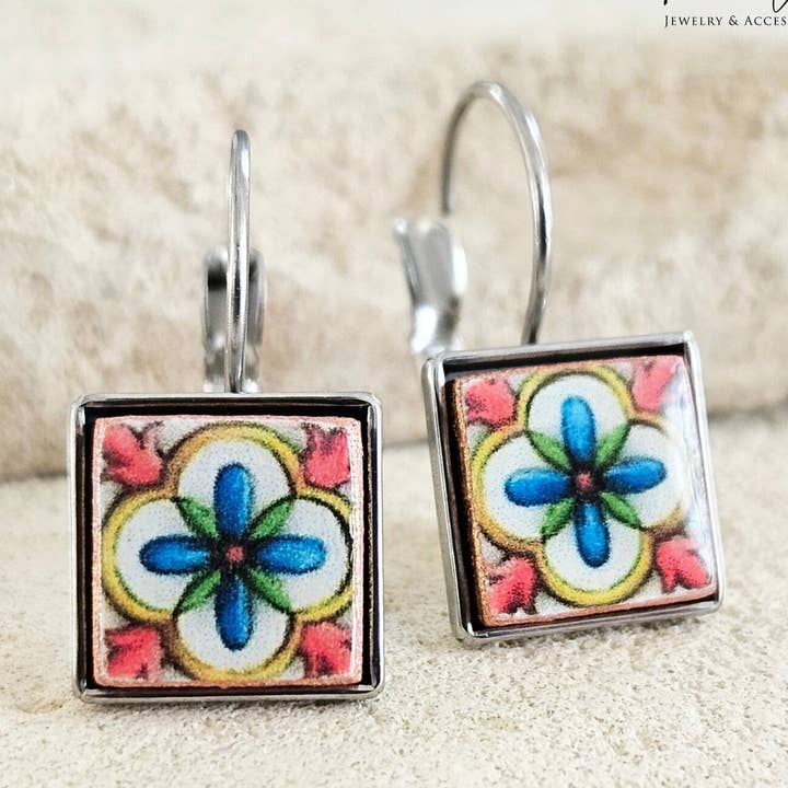 Capri Majolica Azulejo Örhänge Kakel för wholesale av Inês Lamy