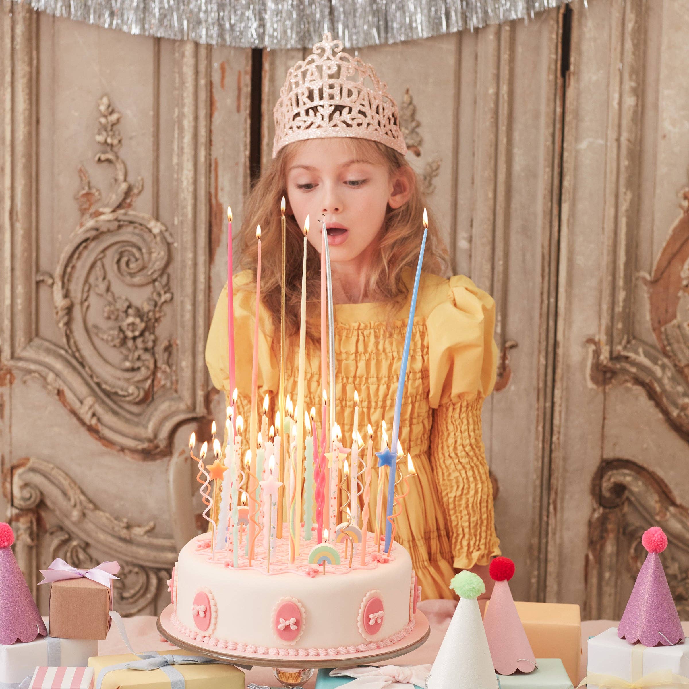 Meri Meri - Wholesale Tapered Candle/Candlestick - Gold Swirly Candles1