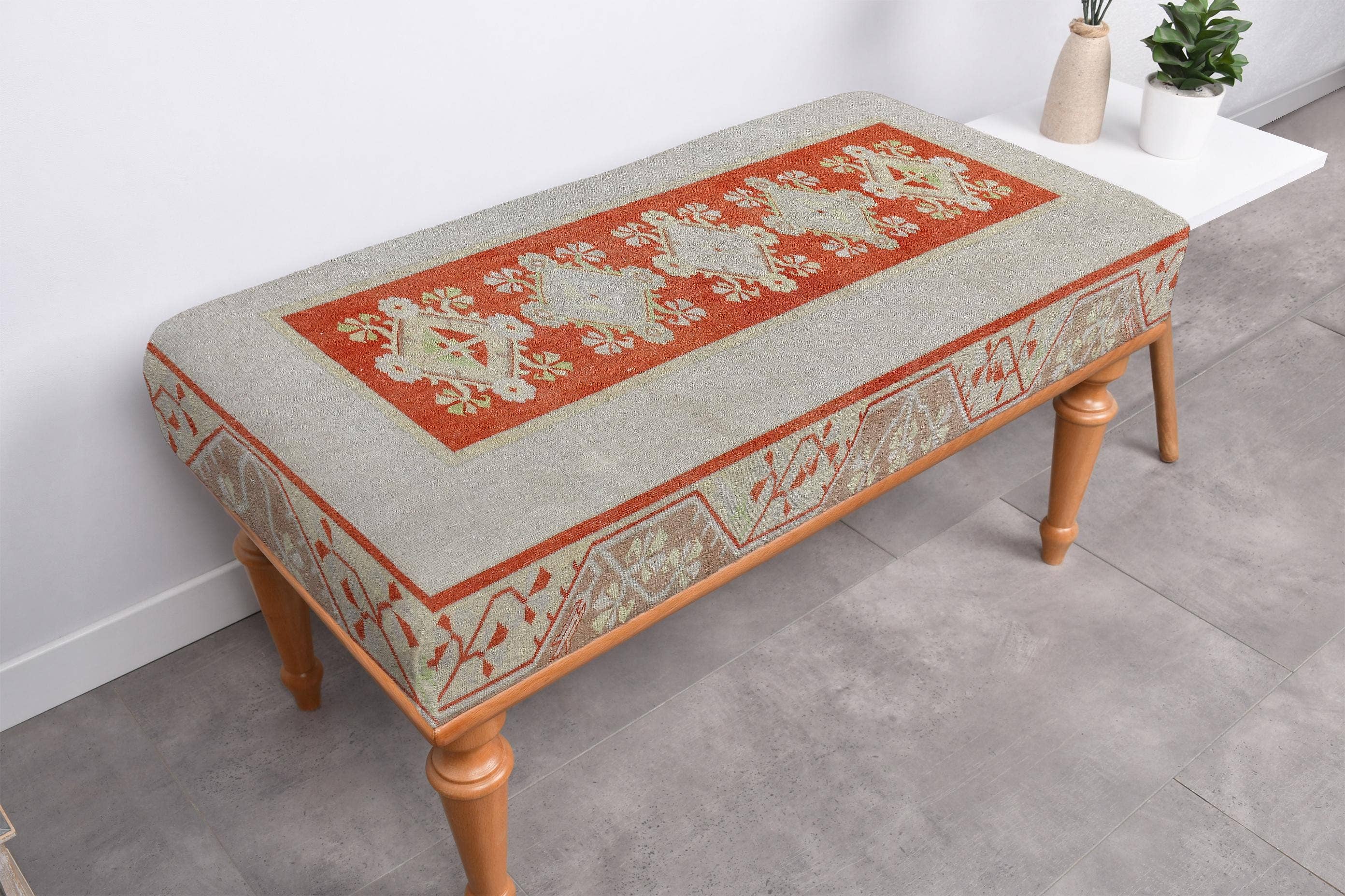 The Loom Wholesale – wholesale Bench – Traditional Turkish Rug Bench With Solid Wood Legs6