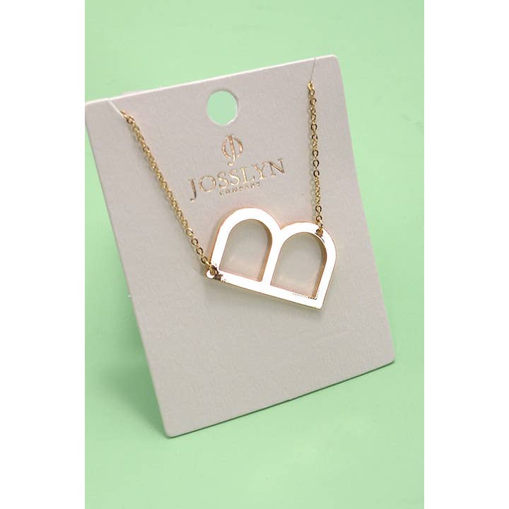 JOSSLYN by wall to wall - Vente Colliers à pendentif - Collier personnalisé avec grande initiale en position horizontale