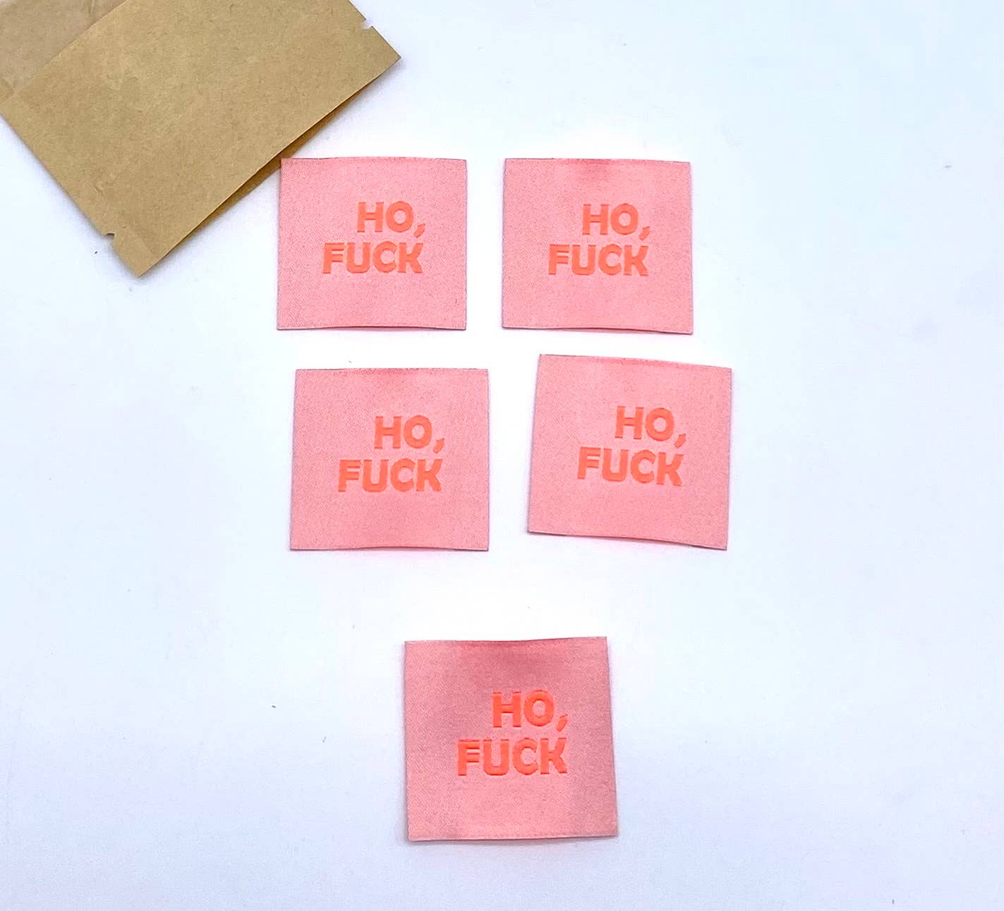 L’Étiquette Home Couture – Großhandel Bastelzubehör – Einnäh-Etikett: HO FUCK - Neon2