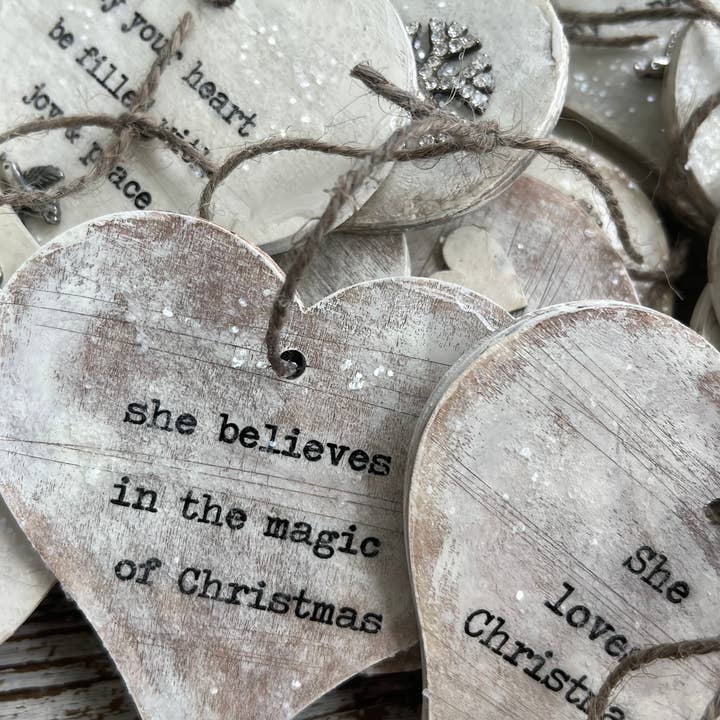 UnfiniSHEd - Vente Objets de décoration - Décoration en bois Believe en forme de cœur, décoration de Noël (C)2