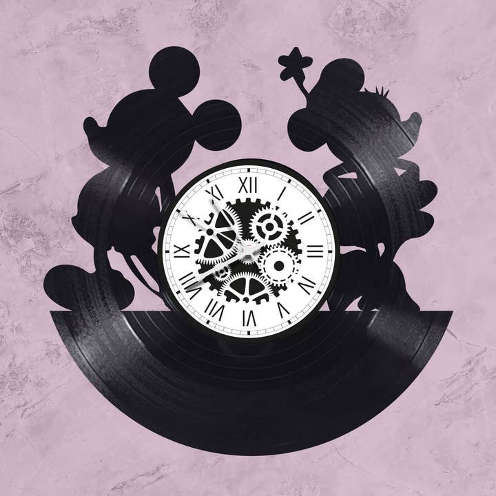 Horloge en disque vinyle 33 tours thème Mickey et Minnie pour la vente par L'atelier d'Ombeline