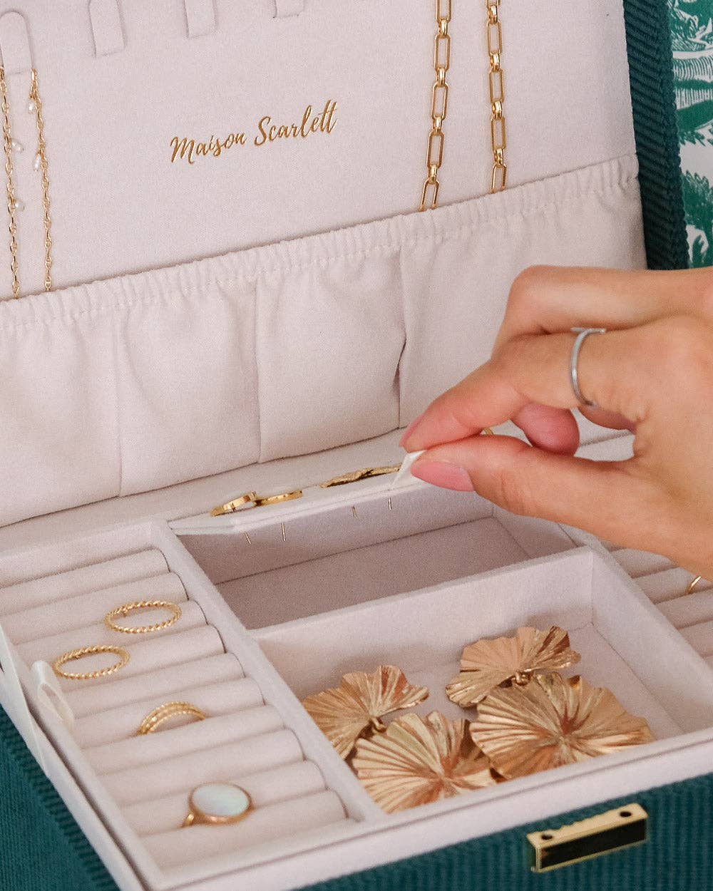 Maison Scarlett – wholesale Smyckeskrin och organisatörer – Denise smyckeskrin i Manchester8