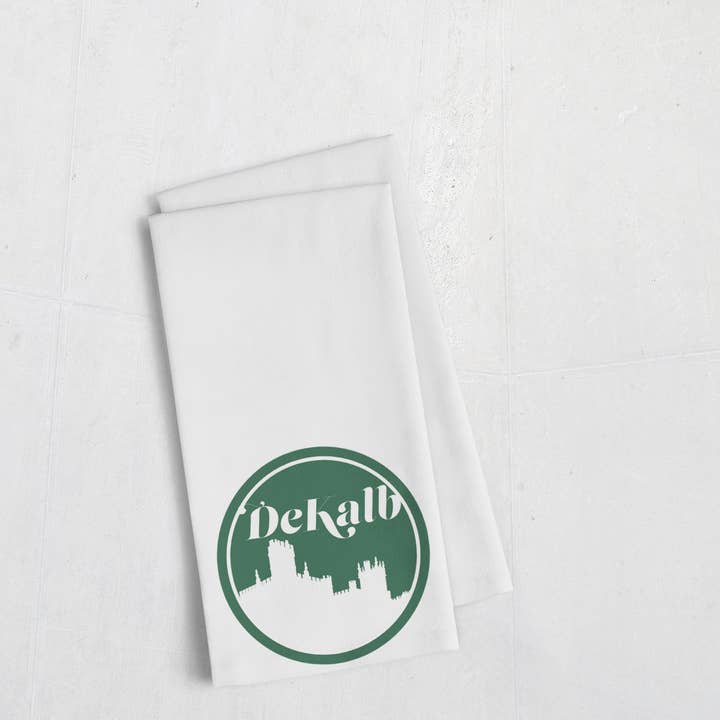 Asciugamano DeKalb Illinois retrò skyline | Vari colori per la vendita all'ingrosso da parte di Paperfinch Design