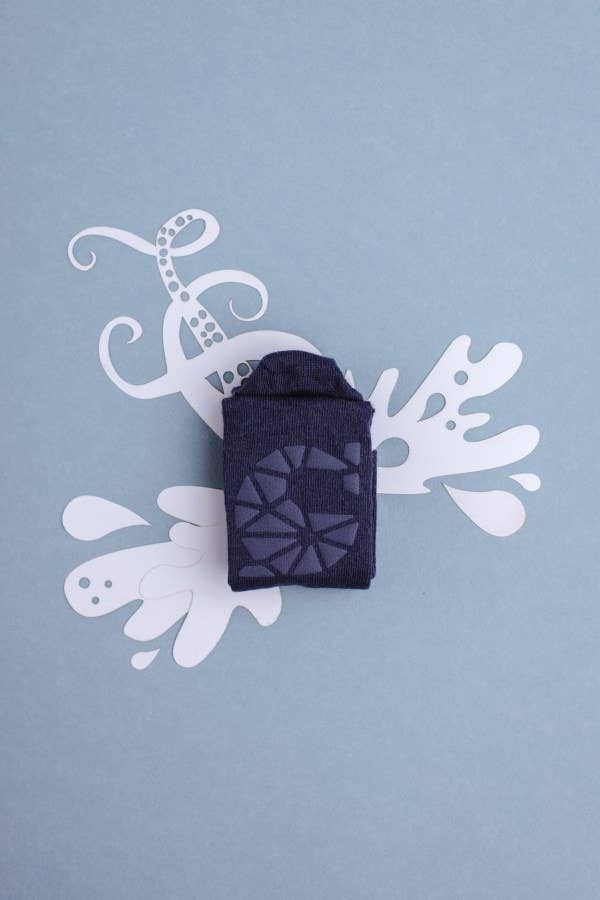 Olie the Curious - Wholesale Tights - Kids - Underwater Adventures Crawling Tight2