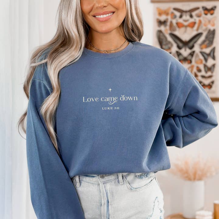 Scripted Pearl - Wholesale Sweatshirt - Women's - Love Came Down Embroidered Comfort Colors Christmas Crewneck6