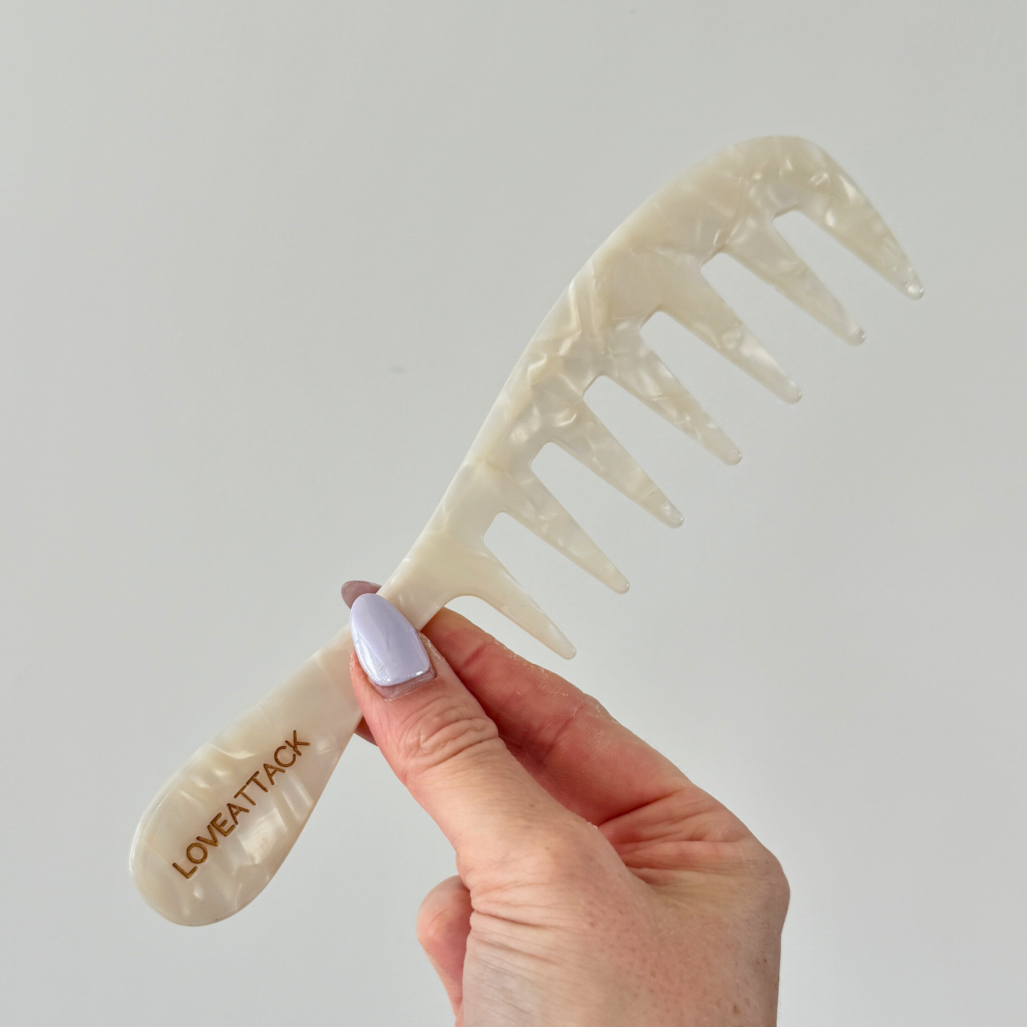 Love Attack - Wholesale Hair Brush/Comb - Cellulose Acetate Ultra Wide Tooth Hair Combs1