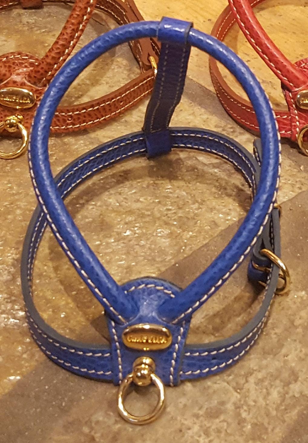 Alpen Schatz – Großhandel Haustiergeschirr – Hund – La Cinopelca weiche Kalbsleder-Geschirre für kleine Hunde2