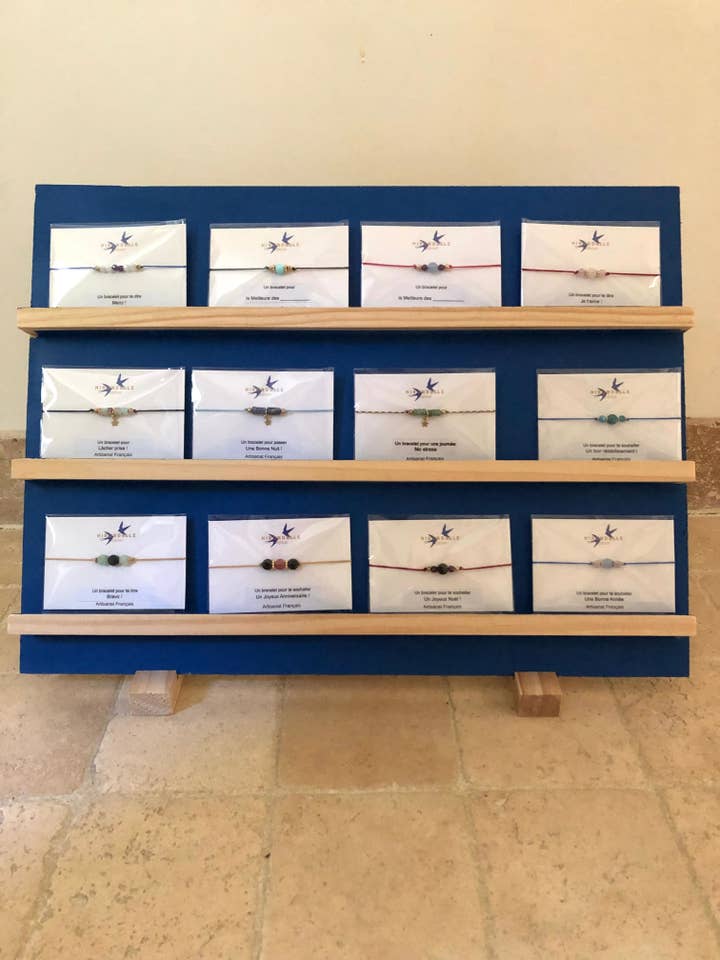 Verstellbare Edelsteinarmbänder im 10er-Set für den Großhandel von Hirondelle Bijoux