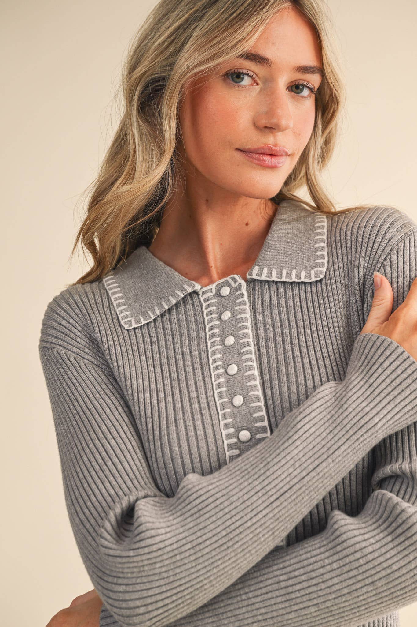 &MERCI - Wholesale Dress - Women's - RIBBED SWEATER MIDI DRESS WITH CONTRAST STITCH MSW1123220