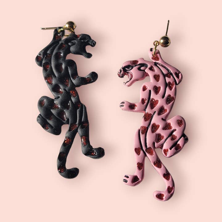 Ohrringe zum Valentinstag//Lehmohrringe /Panther für den Großhandel von Knotty4Klay