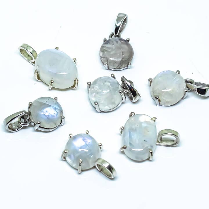 Quasar Gems USA - Wholesale Jewelry Set - Rainbow Moonstone Sterling Silver Pendant Necklace Set