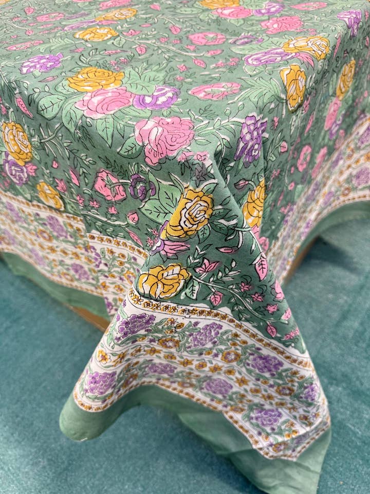 Nappe en coton imprimé automne hiver | Lumineux et original pour la vente par Essential Designs London