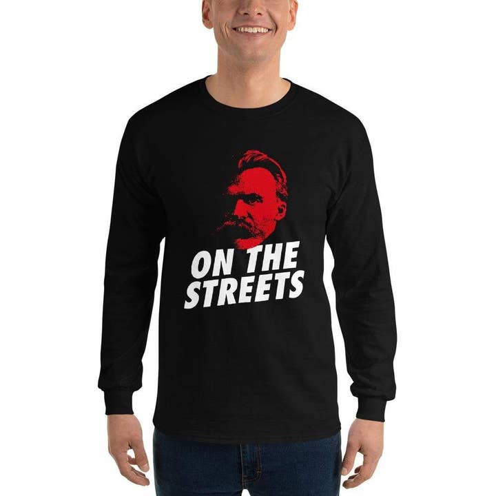 Nihilist i gaderne, Eksistentialist i arkene - Lang for engroshandel hos The Philosopher's Shirt