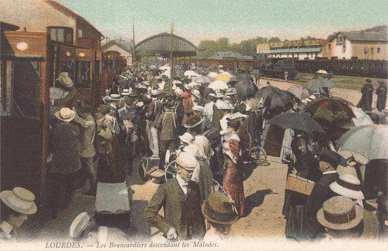 Found Image Press - Wholesale Sticker - Sticker FF-332 Crowds at Lourdes0