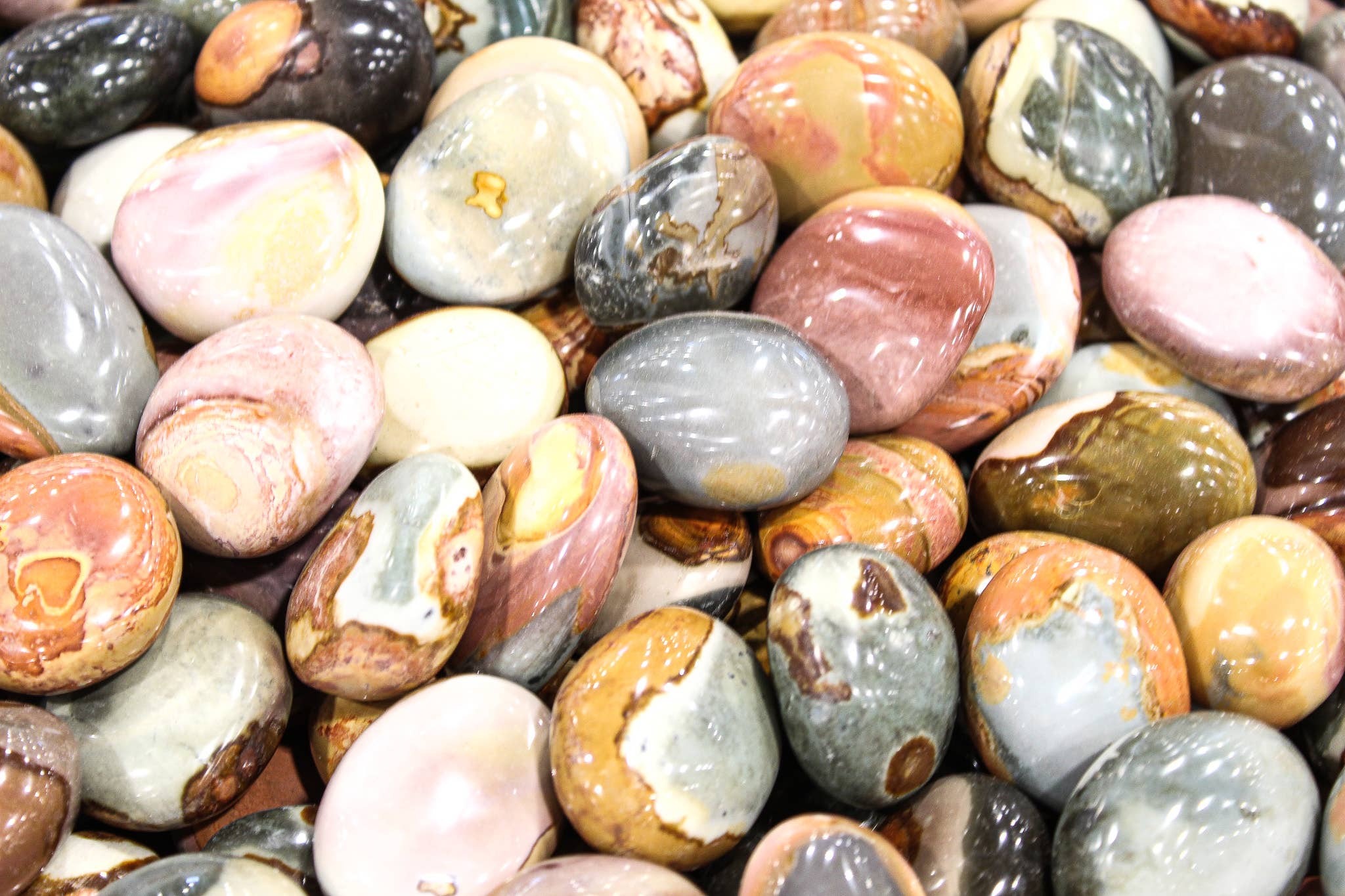 Quasar Gems USA - Wholesale Spiritual Stone/Crystal - Polychrome Jasper Gallets Palm Stone 1kg/2lbs4