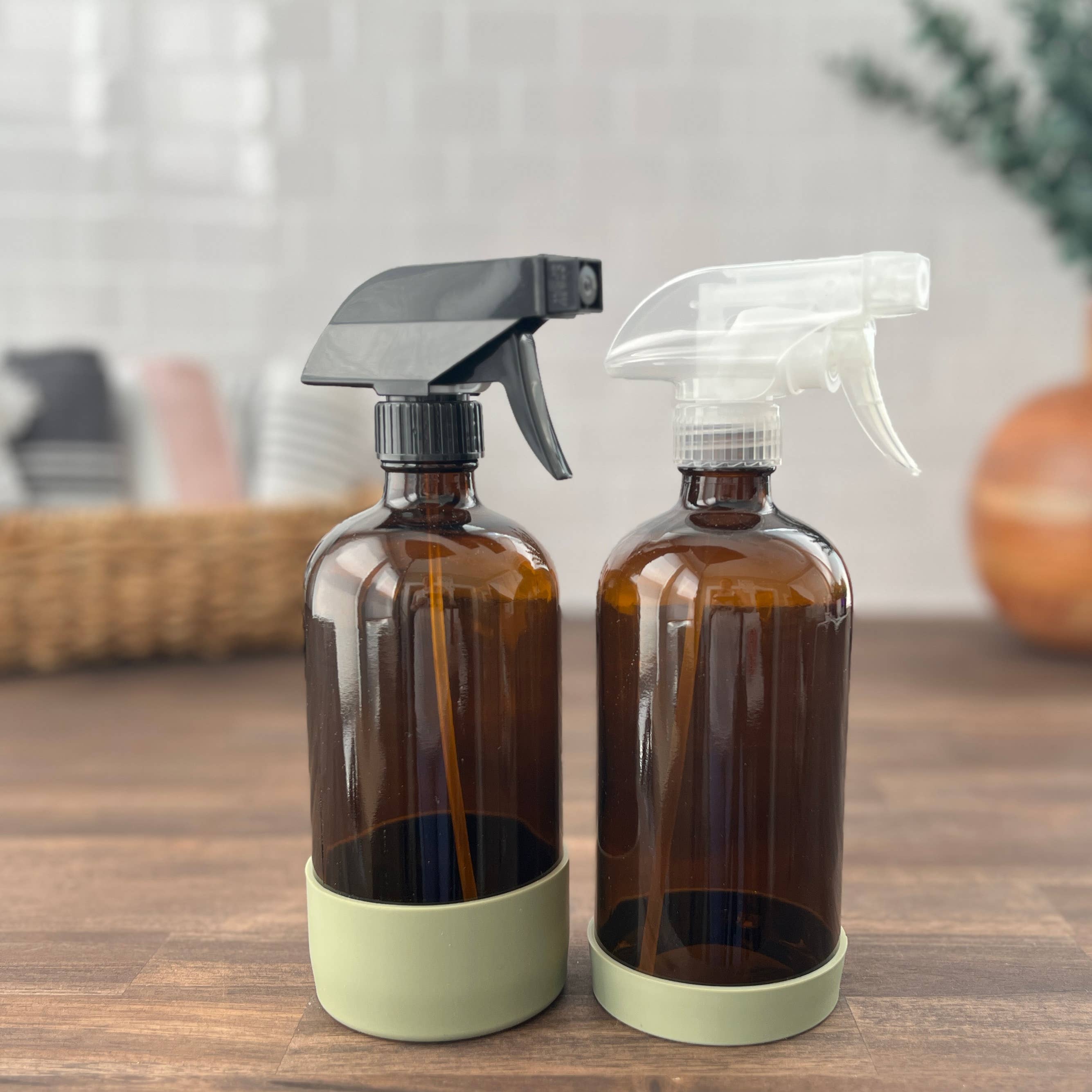 The Bottle Shoppe – Frasco de spray por atacado – Frasco âmbar de vidro 470 ml com manga de silicone | Tampa ou borrifador6