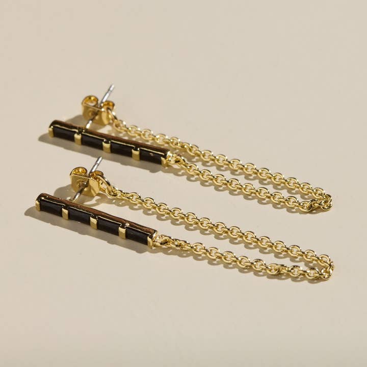 Boucles d'oreilles statement Lucia noires pour la vente par Nickel and Suede