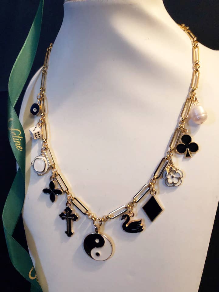 Collar Malik Charm para venta al por mayor de Feline Jewelry Studio Universe