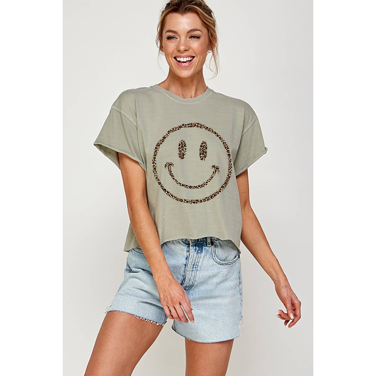 Illustrated Society - Venta al por mayor Camiseta serigrafiada - Mujer - TOP CORTO CON ESTAMPADO VINTAGE DE CARA SONRIENTE4