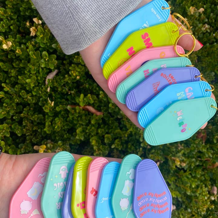 The Giraffe’s Heart - Wholesale Keychain - Women's - Motel Keychain - Chaos Coordinator (Grey)2