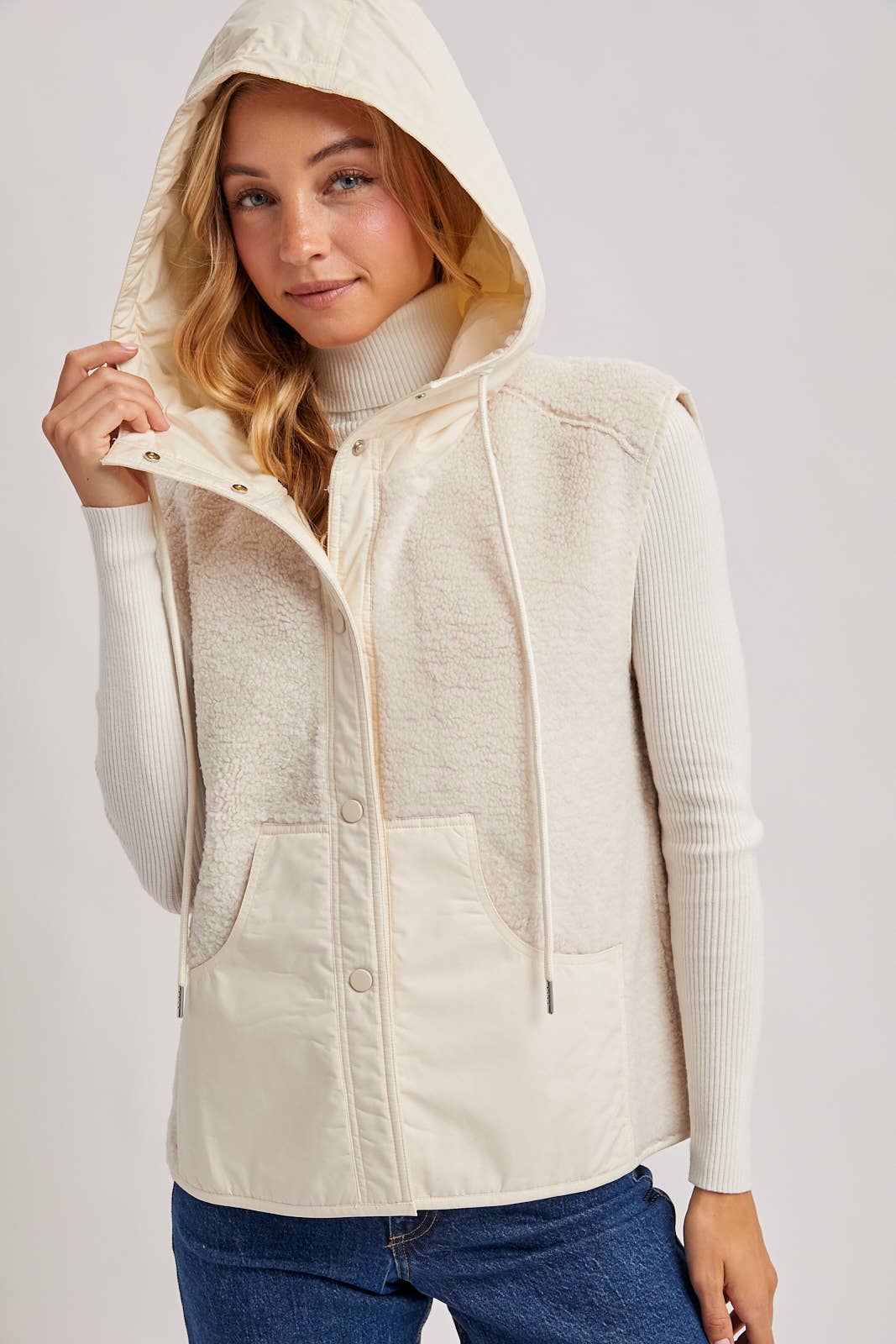 Bluivy - Wholesale Outerwear Vest - Women's - SHERPA FLEECE HOODED VEST WITH FAUX SUEDE INNER4