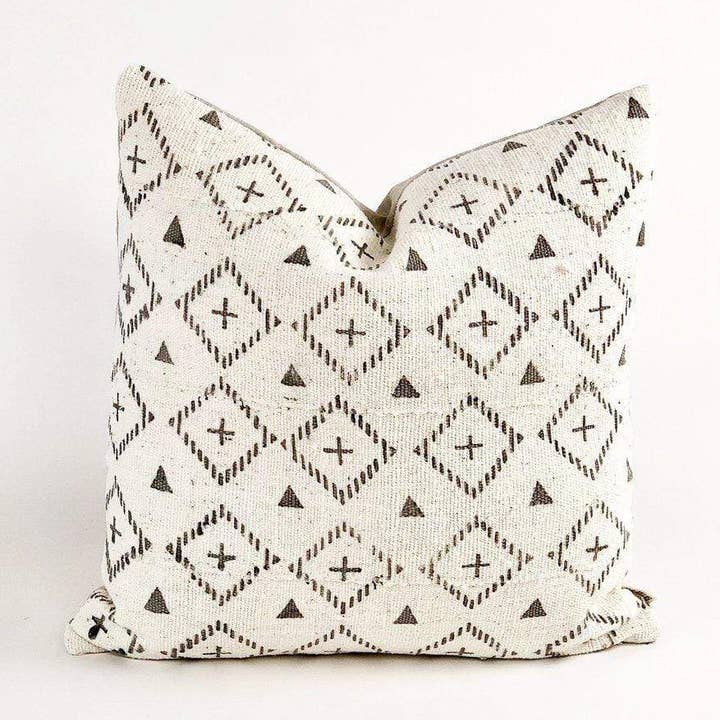 Bryar Wolf - Wholesale Throw/Decorative Pillow - BEN Pillow Throw Pillows Ivory0