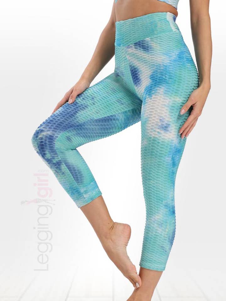 Booty Lift Blå Tie Dye Capri - Bred Band for engroshandel hos LeggingGirl.com