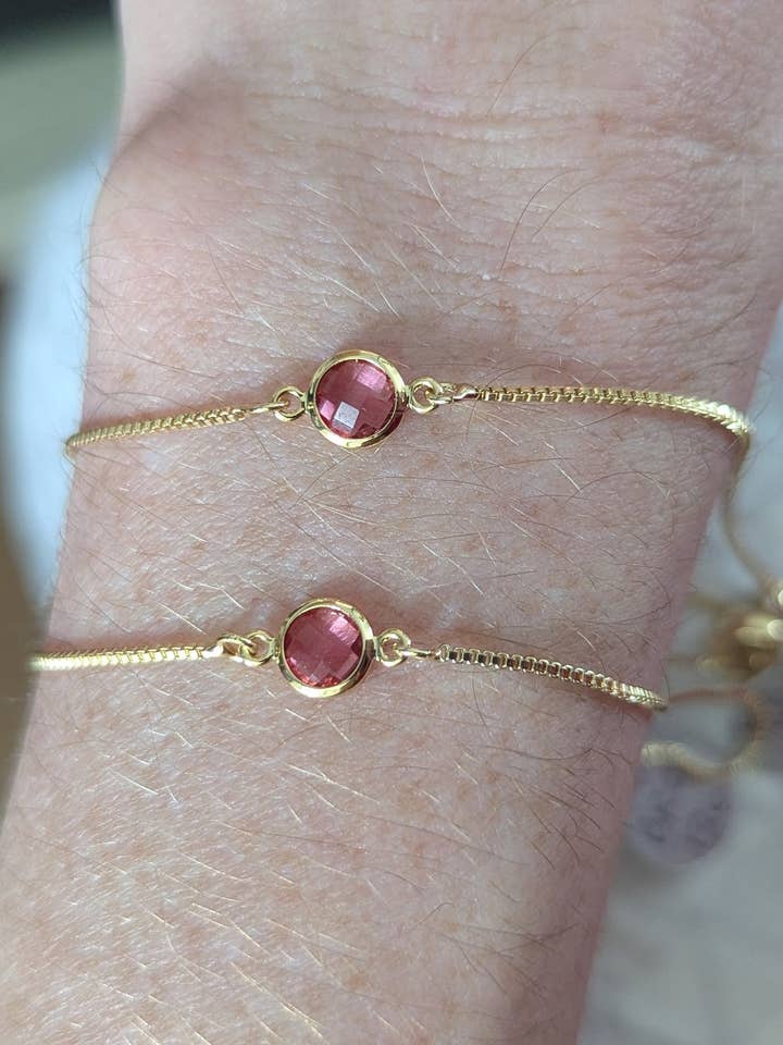 Kleine facettierte runde Goldarmband mit Schieberegler in Hellrosa für den Großhandel von JFOX Jewelry