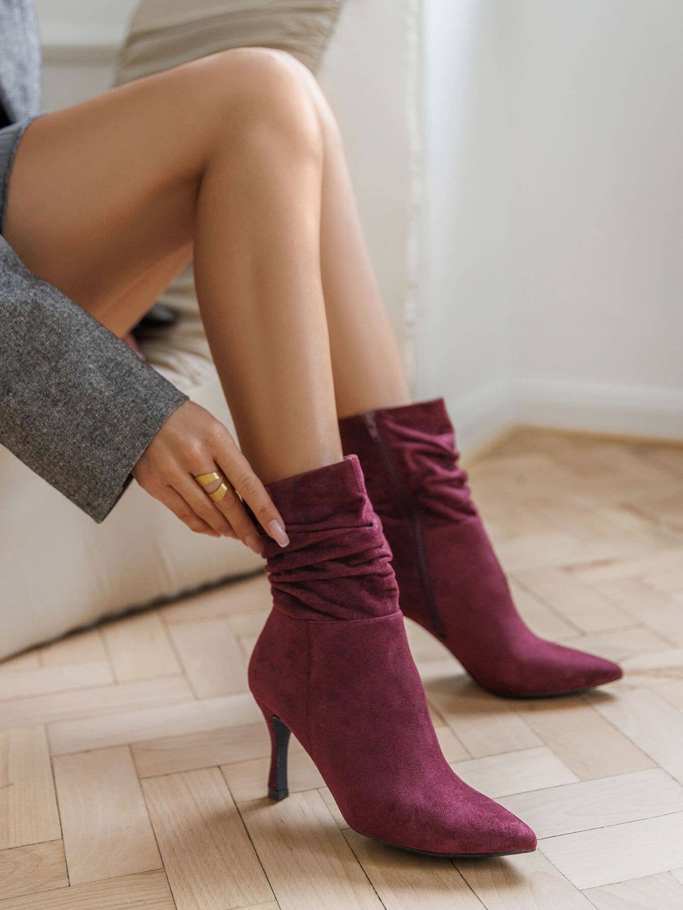 No Doubt Shoes - Venta al por mayor Botines - Mujer - BOTINES DE TACÓN MEDIO EN PUNTA CON FRUNCIDO EN LA PANTORRILLA3