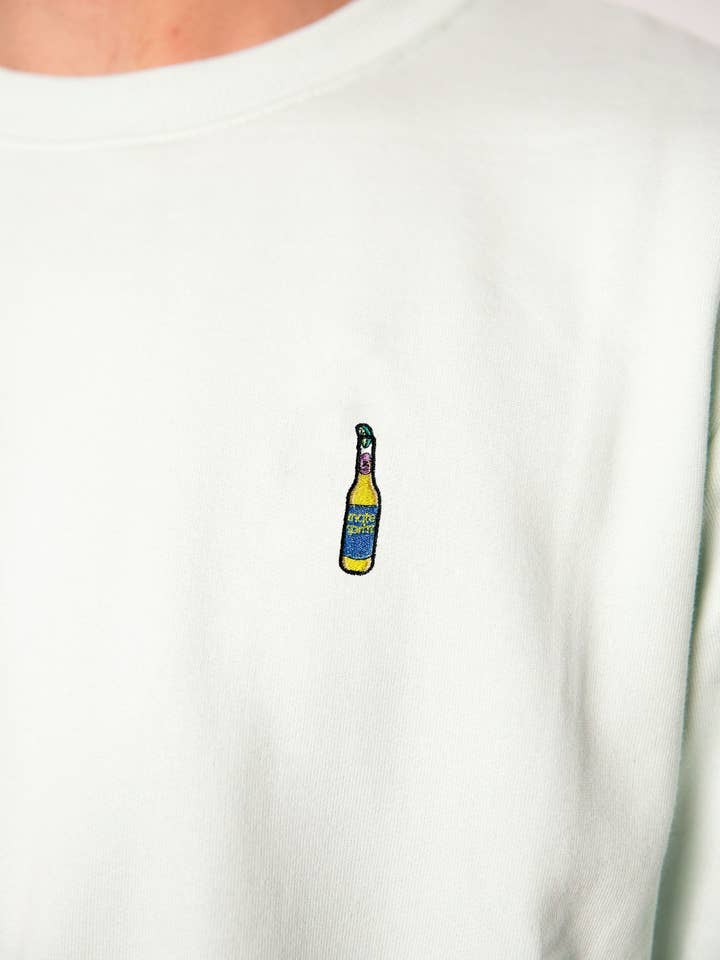 Mate Spritz | Geborduurde herentrui van biologisch katoen voor wholesale door Fashion Drinks