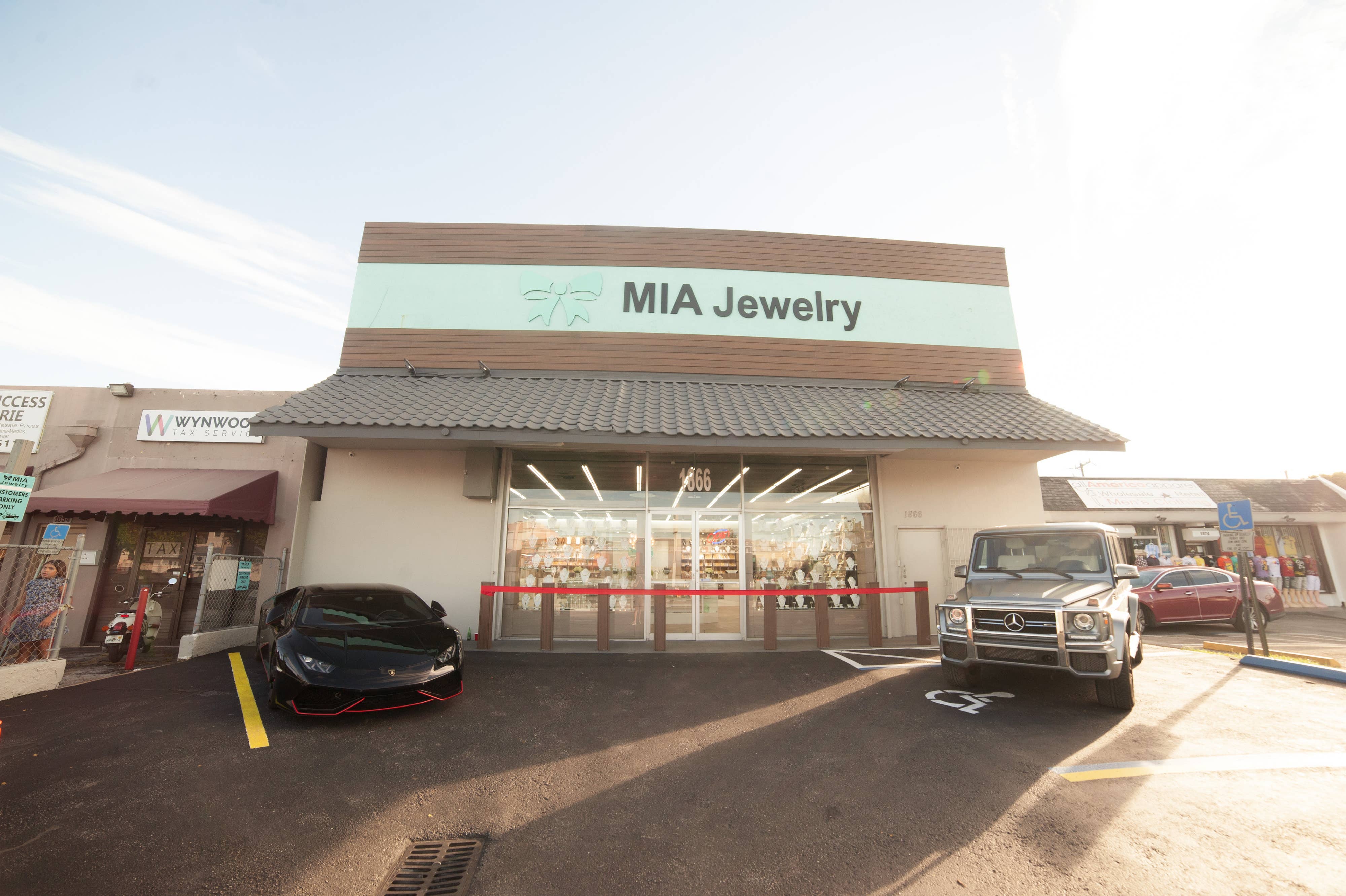 Mia on sale jewelry store