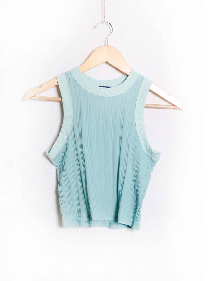 Kvinders ærmeløs Rund-halsudskæring med snøre side ribbet top for engroshandel hos Good Stuff Apparel