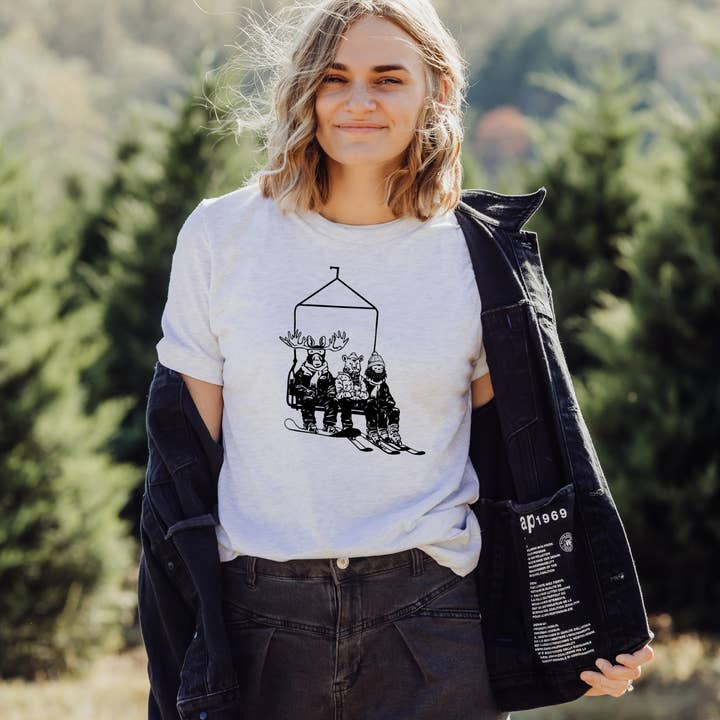 T-shirt graphique à manches longues avec équipe de télésiège Nature 051 pour la vente par 208 Tees