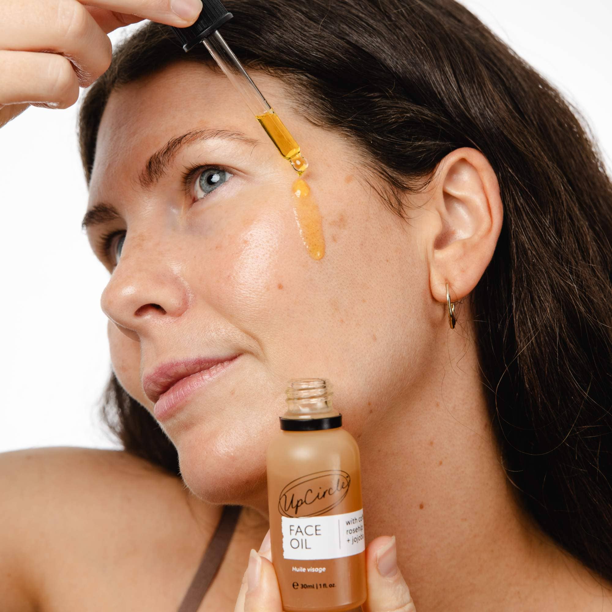 UpCircle Beauty UK - Vente Ensemble/coffret de soins du visage - Cadeau Bien-être Végan Éco-responsable - Duo Soin Spa Caféiné Remplisseur de Bas de Noël8