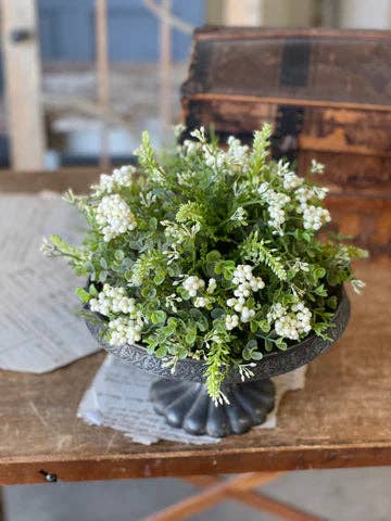 Demi-sphère de baies blanches - 10 pouces pour la vente par Vintage Market & Co
