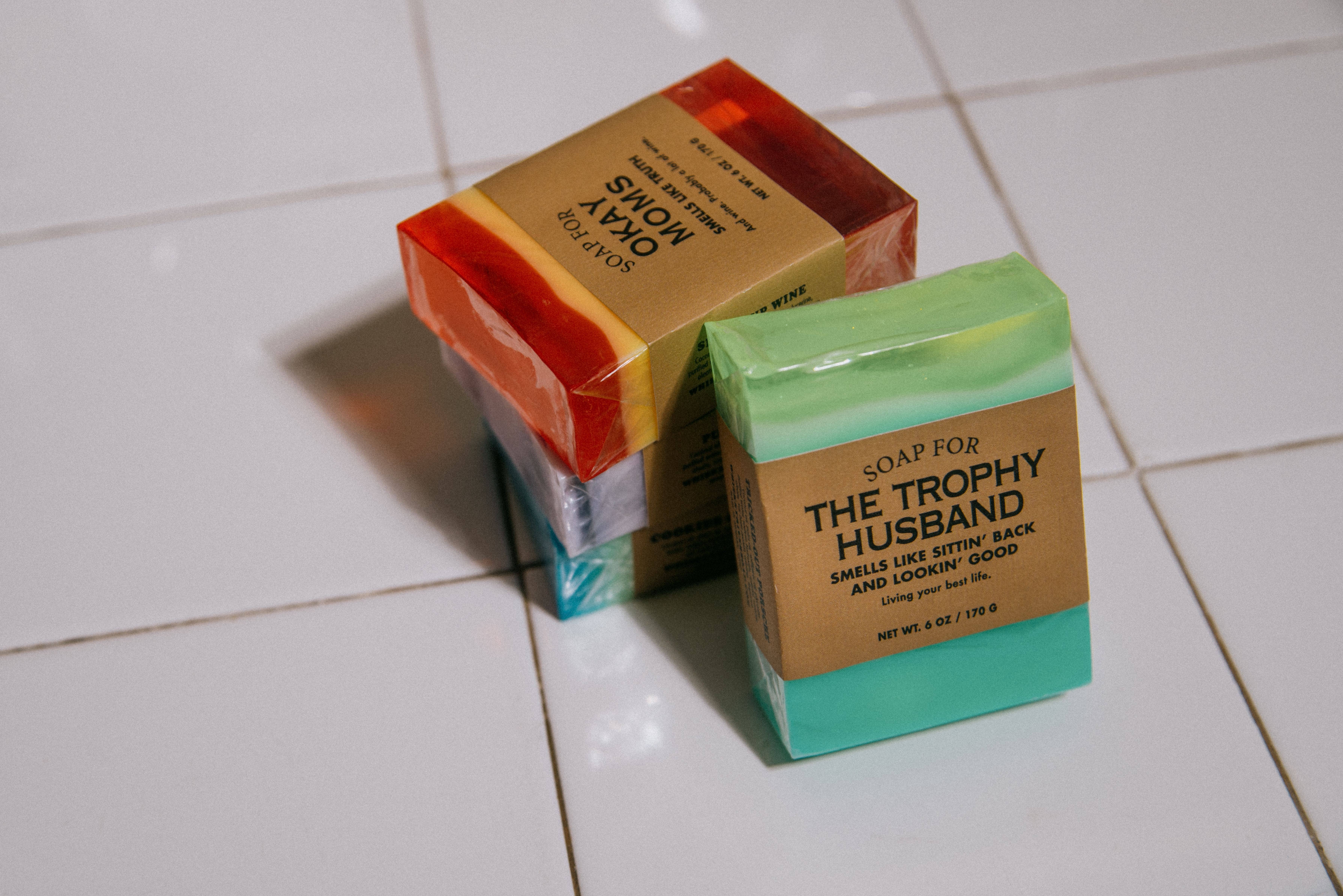 Whiskey River Soap Co. - Vendita all'ingrosso Saponette - Sapone per The Trophy Husband | Funny Soap1